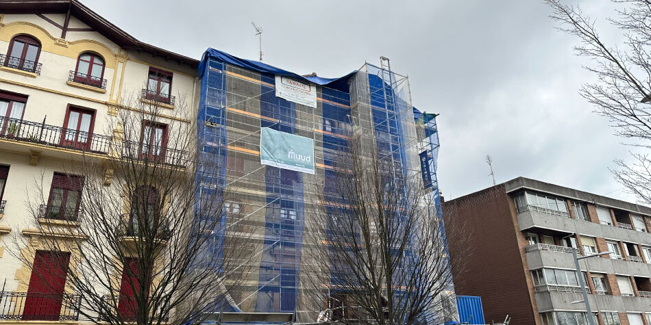 Rehabilitación de fachada y balcones en Irún